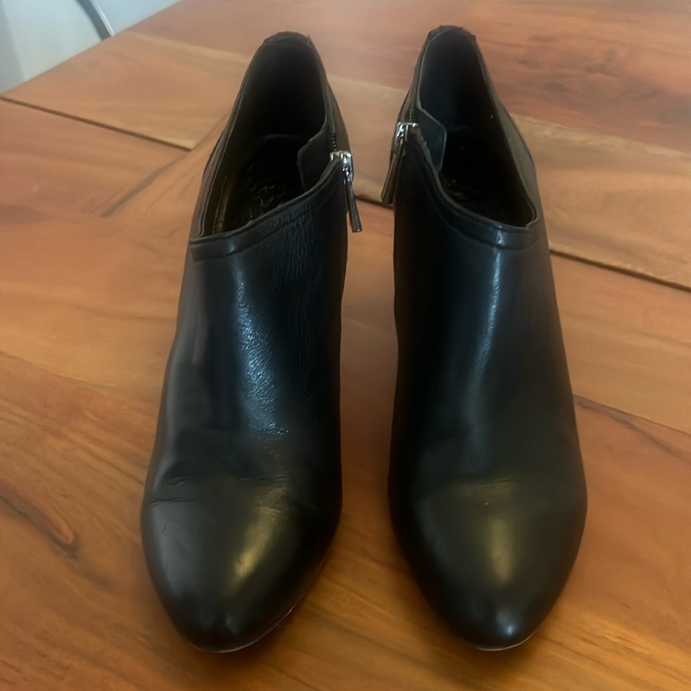 Vince Camuto 9M